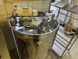 Motorisierte Honigschleuder