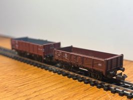 e1985: 2 offene Güterwagen (Spur N)