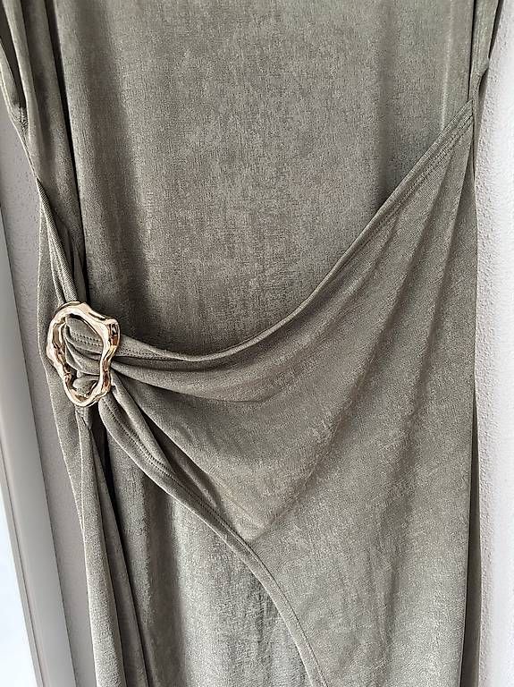 Kleider: Elegantes abendkleid – Neu und originalverpackt aus Kehrsatz von mem_2v6k 1