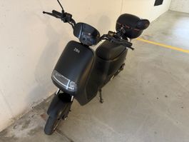 E-Roller Zilla Loki mit Topcase