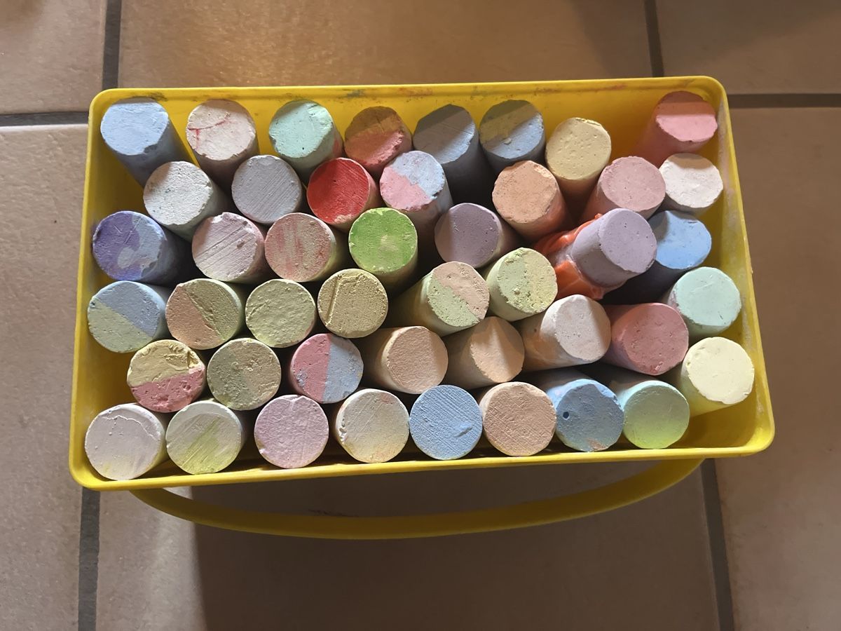 Penna & Evidenziatori: Kreide Kasten verschiedene Farben  – Nuovo (secondo la descrizione) da Glarus venduto da chr_s287