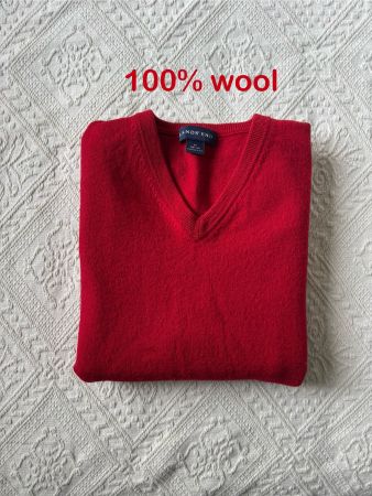 Red wool pullover