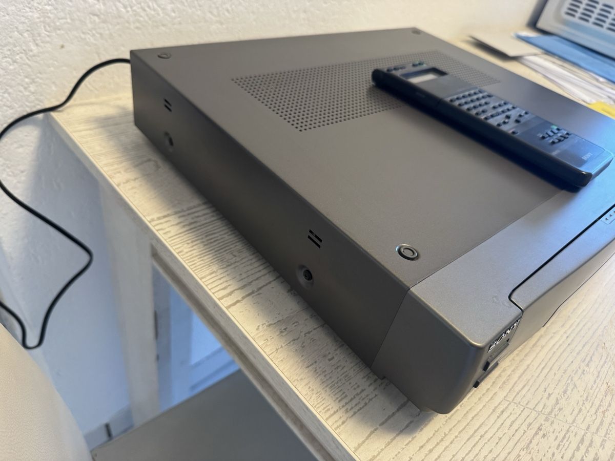 Sony Aufnahmegeräte: Sony EV-C2000E High-End Hi8 Videorecorder – Gebraucht aus Zunzgen von milesdavis76 5