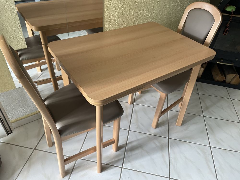 Schne Kleine Tisch Mit Sthle Fotos