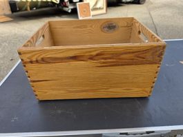 Holzkiste mit Griffen und Fingerzinken guter Zustand