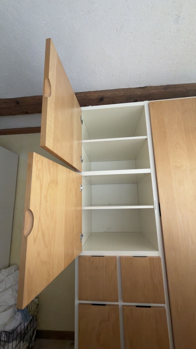 Armoires: Grosser Kleiderschrank – D'occasion à Männedorf par jasminediebiene 4