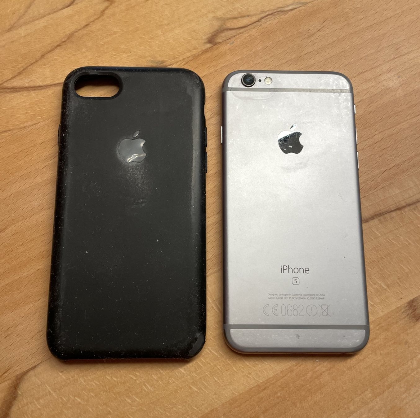 Apple Telefoni cellulari / Smartphones: Iphone SE mit Hülle - defekt – Difettoso da Madiswil venduto da Stratosteve 2