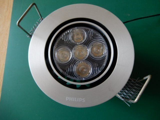 Philips Lampade: LED Spot EH02 BBG490 / Xitanium DimDrive – Usato da Rapperswil SG venduto da Seppi77