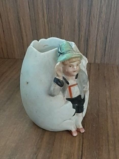 Sonstiges Geschirr: Eierbecher Porzellanfigur antik – Gebraucht aus Mörschwil von wunderkiste44 2