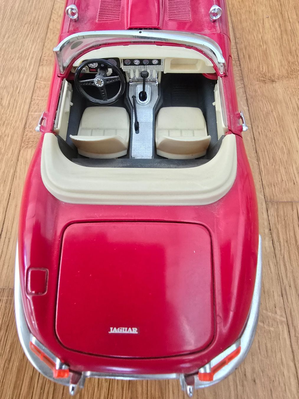 Jaguar Modellini d'auto: Modellauto Jaguar E Cabriolet, 1961 von Bburago – Nuovo (secondo la descrizione) da Rafz venduto da Domimir 4