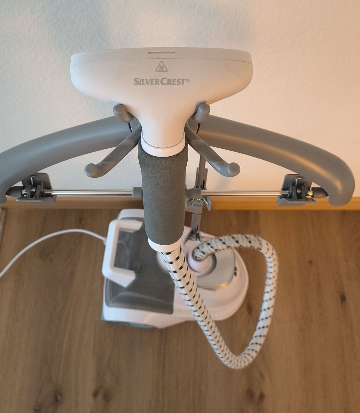 SilverCrest Ferri da stiro: SilverCrest Kleiderdampfer Steamer – Usato da märstetten venduto da jjelia