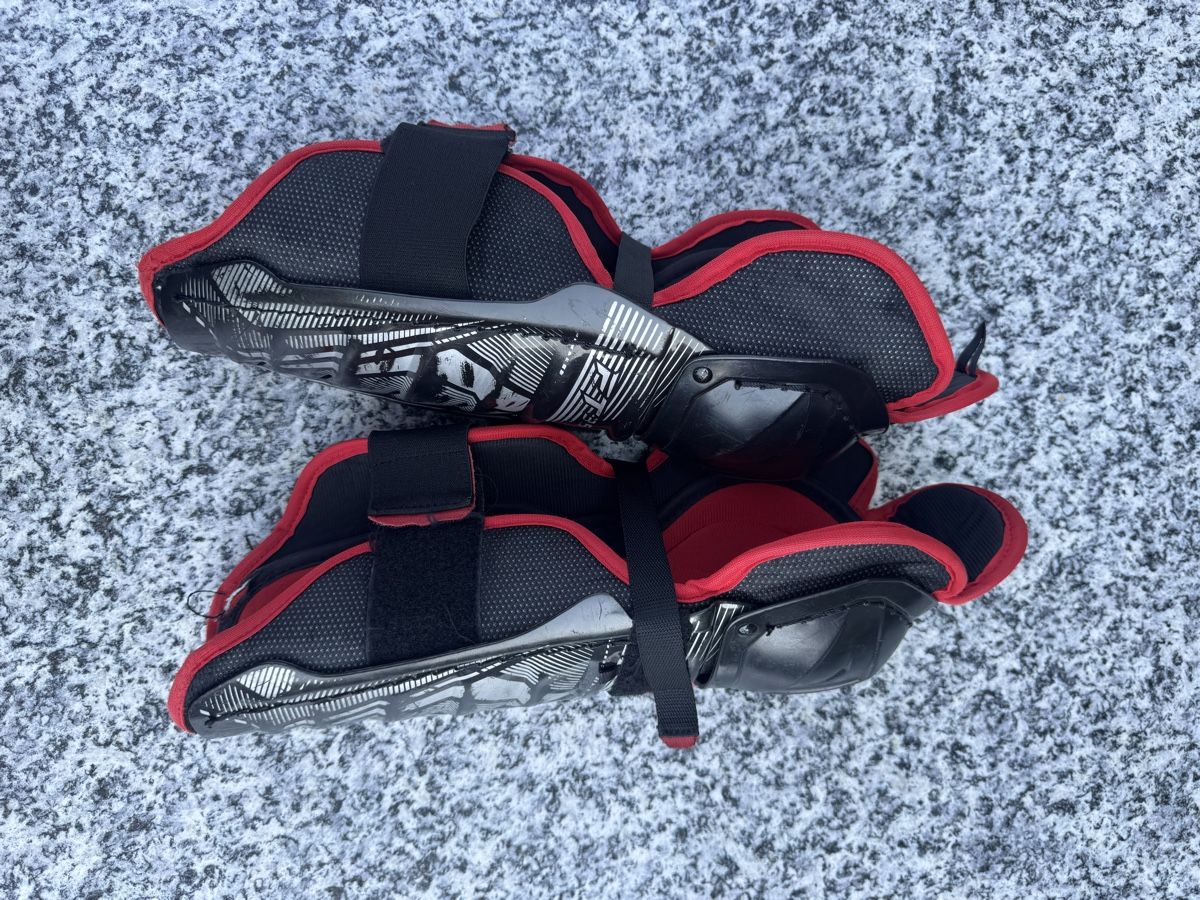 Ccm Schutz & Schoner: CCM Schoner Junior 12 Zoll / 30 cm  – Gebraucht aus Horriwil von kreidlerkari 4