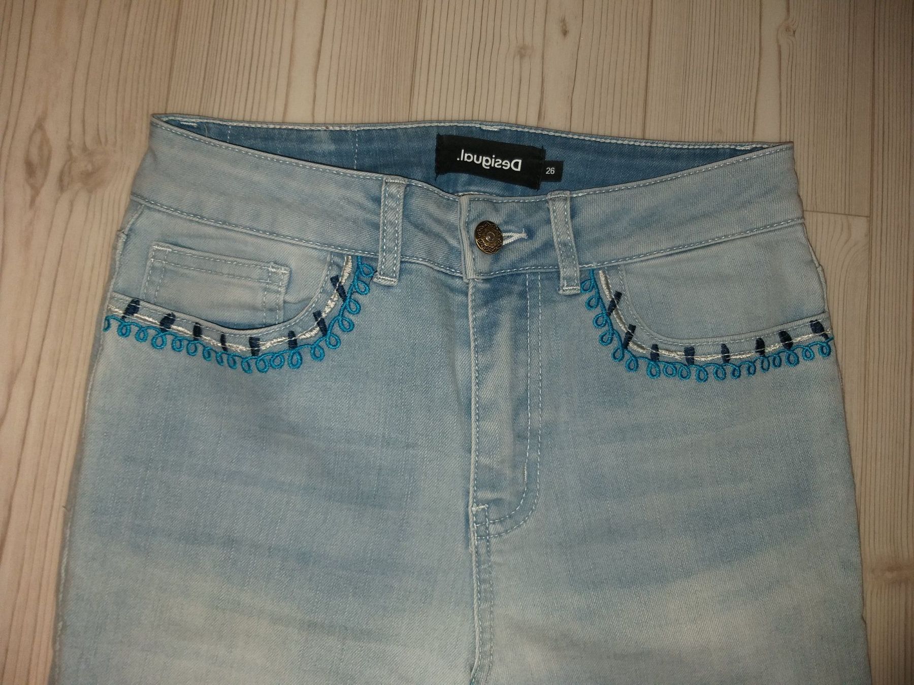 Desigual Jeans: Jeans DESIGUAL  Taille / Grosse W 26......... – Gebraucht aus Cossonay-ville von Super-Price-Quality 1