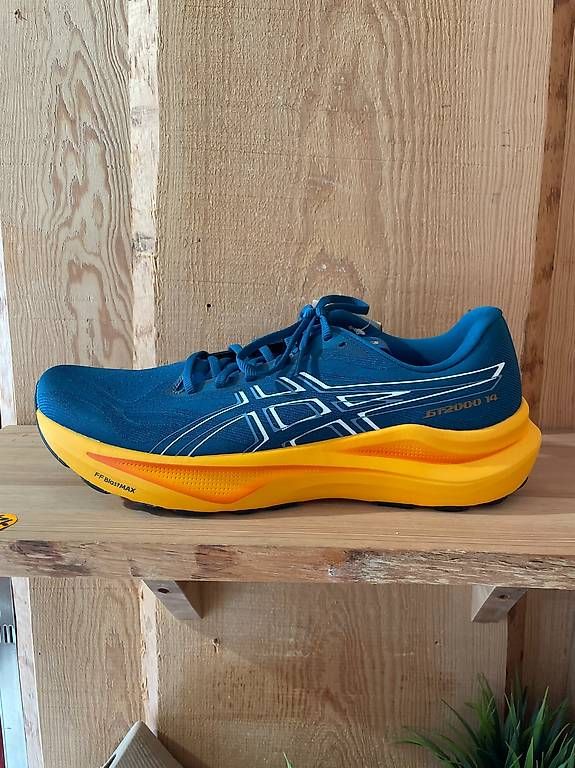 Herrenschuhe: Men's ASICS GT-2000 14 – Gebraucht aus Grindelwald von Backdoor_Shop
