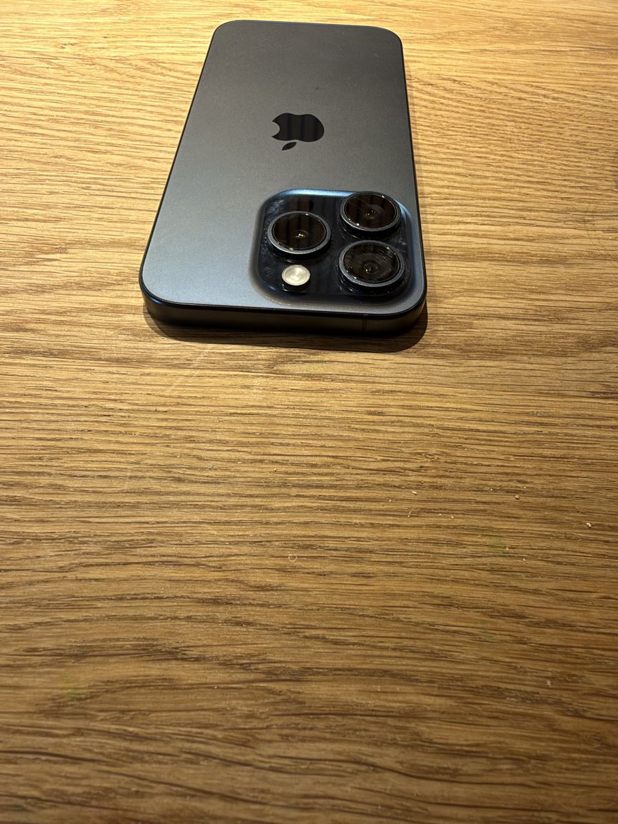 Apple Telefoni cellulari / Smartphones: iPhone 15 Pro 1TB BLUE – Usato da Zürich venduto da vma17 6