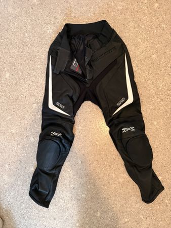 iXS Damen Motorradhose Leder – Modell RaceTech – TOP ZUSTAND