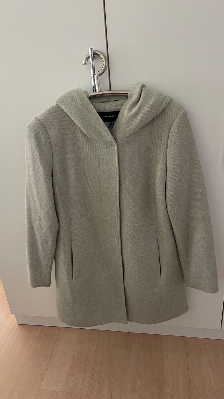 Vero Moda Cappotti: Damen Mantel hellgrün , Grösse L – Usato da Wetzikon ZH venduto da Schrungus