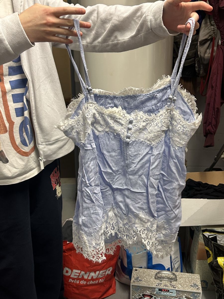 Top: blue lace top Y2K – Usato da Zofingen venduto da cva_w7vn 1