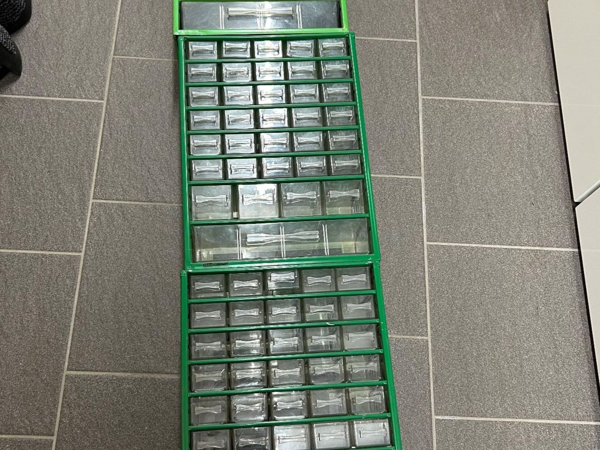 Recipients et similaires: Kleinteile Sortiersystembehälter – D'occasion à Aarau par Tanichtis01
