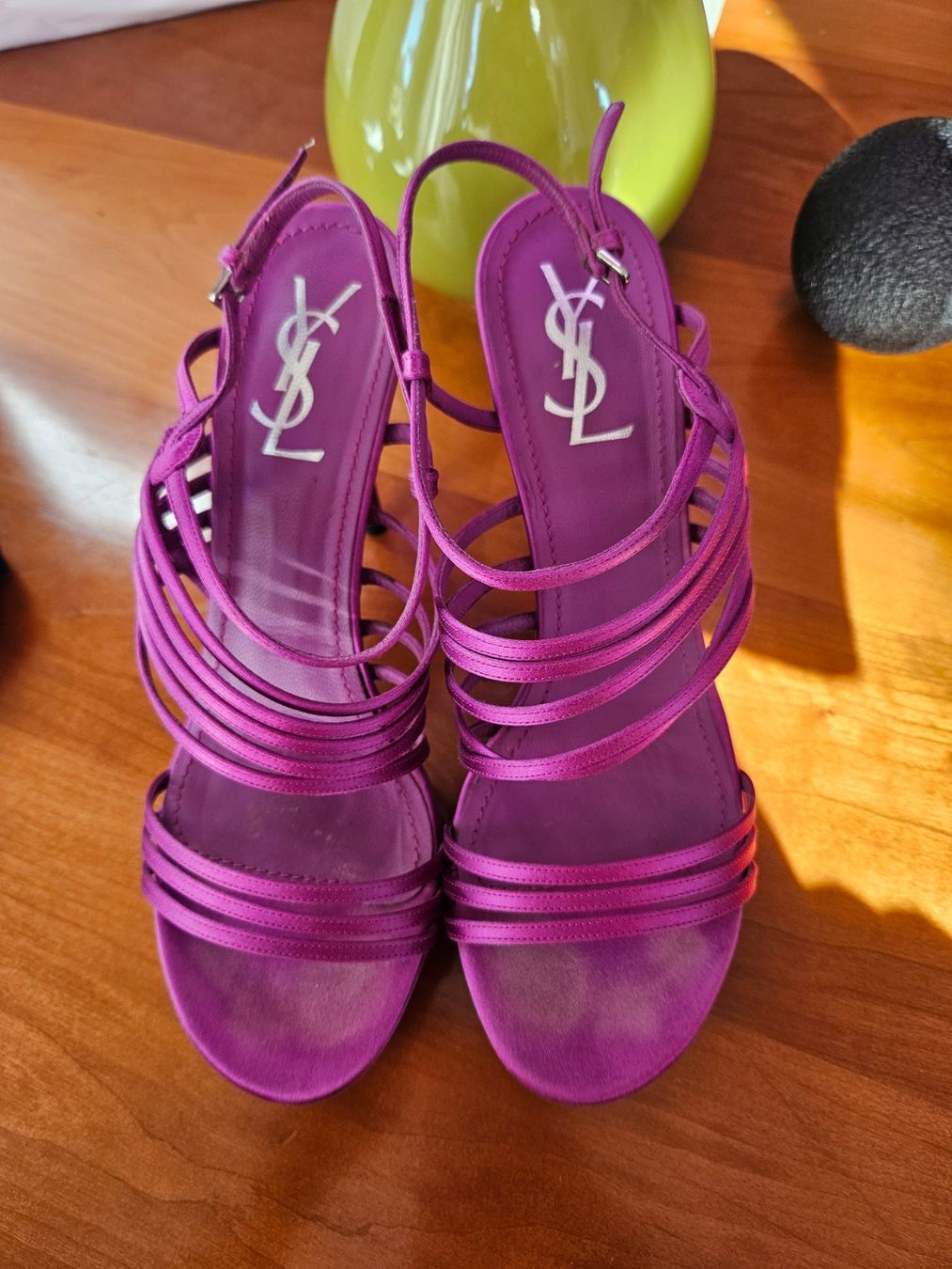 Scarpe da donna: Yves Saint Laurent Sandale – Usato da Thusis venduto da Steffi_P