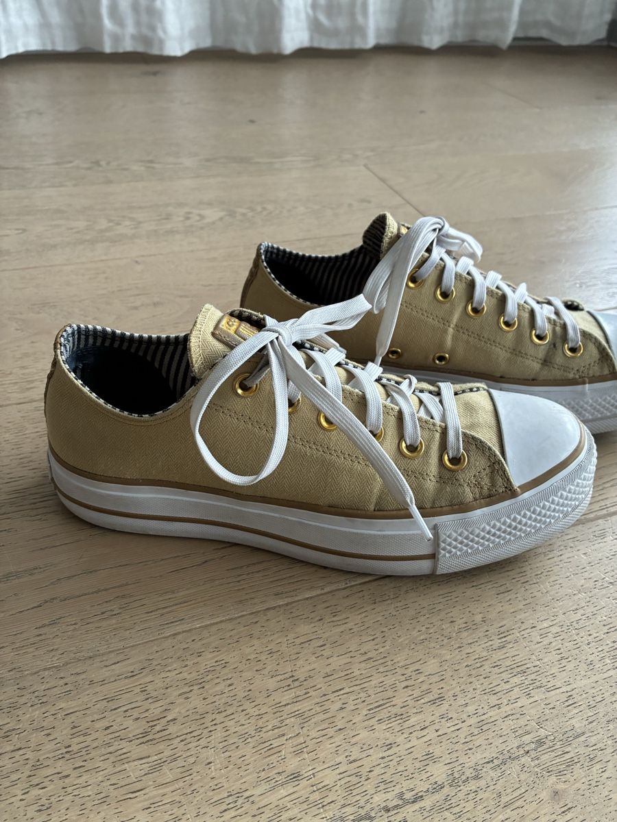 Converse Chaussures femmes: Baskets Converse 39.5  – D'occasion à Bulle par ste_t2ng 2