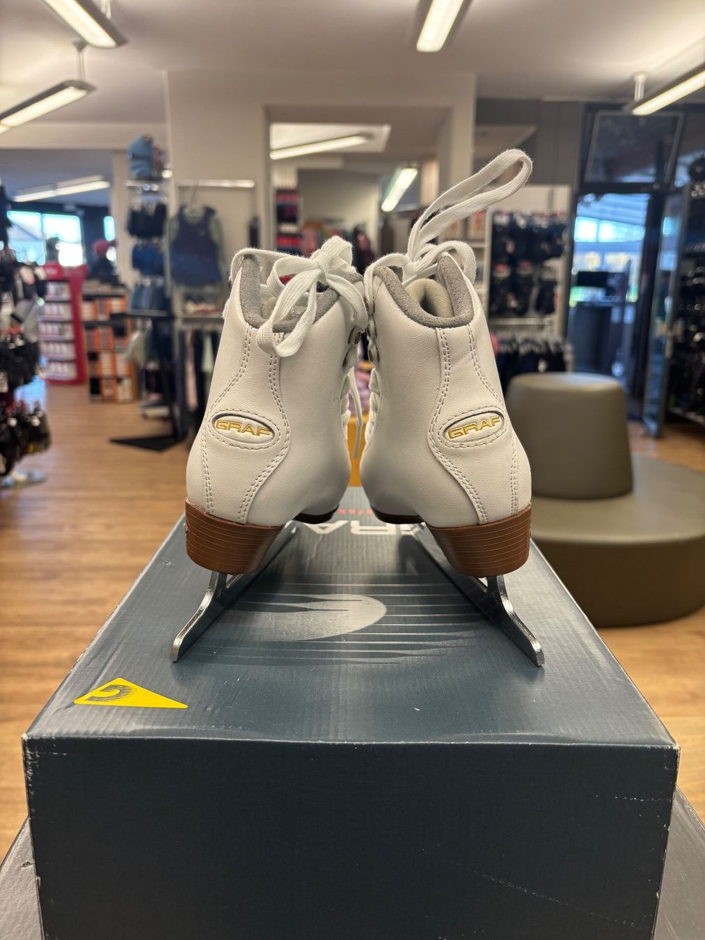 Graf Pattini da ghiaccio: Graf Arosa Gold Grösse EU 29 – Nuovo e nell'imballaggio originale da Boswil venduto da stoecklisport 2