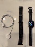 Apple Watch Series 4 (40mm, A1977) + Nike-Stoffband
