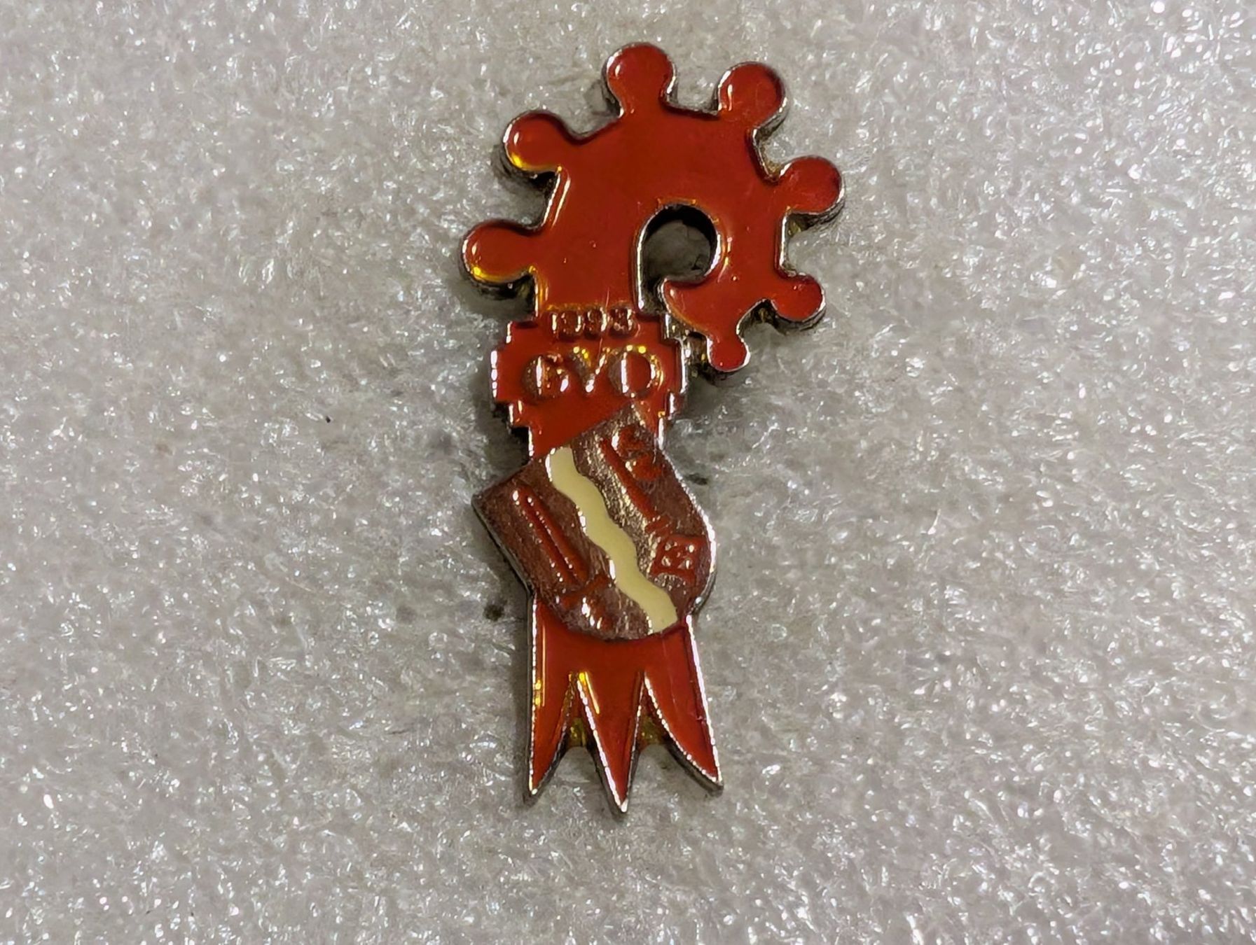 Placchette & Badge: Ansteckpin 243: – Usato da Oppligen venduto da Pin-Fall-Shop