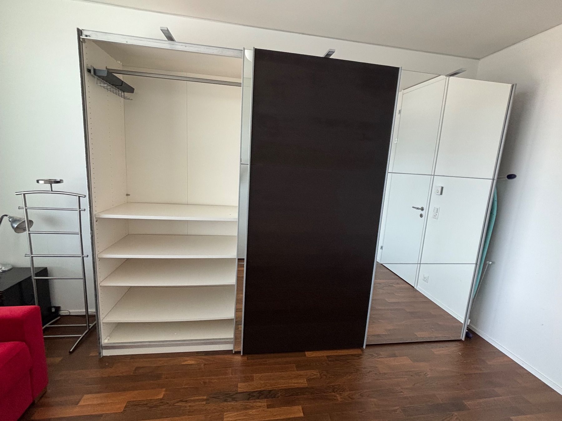 Interio Armadi: Schrank Design Interio, mit Schiebetüren – Usato da Zug venduto da ale_5syq 1