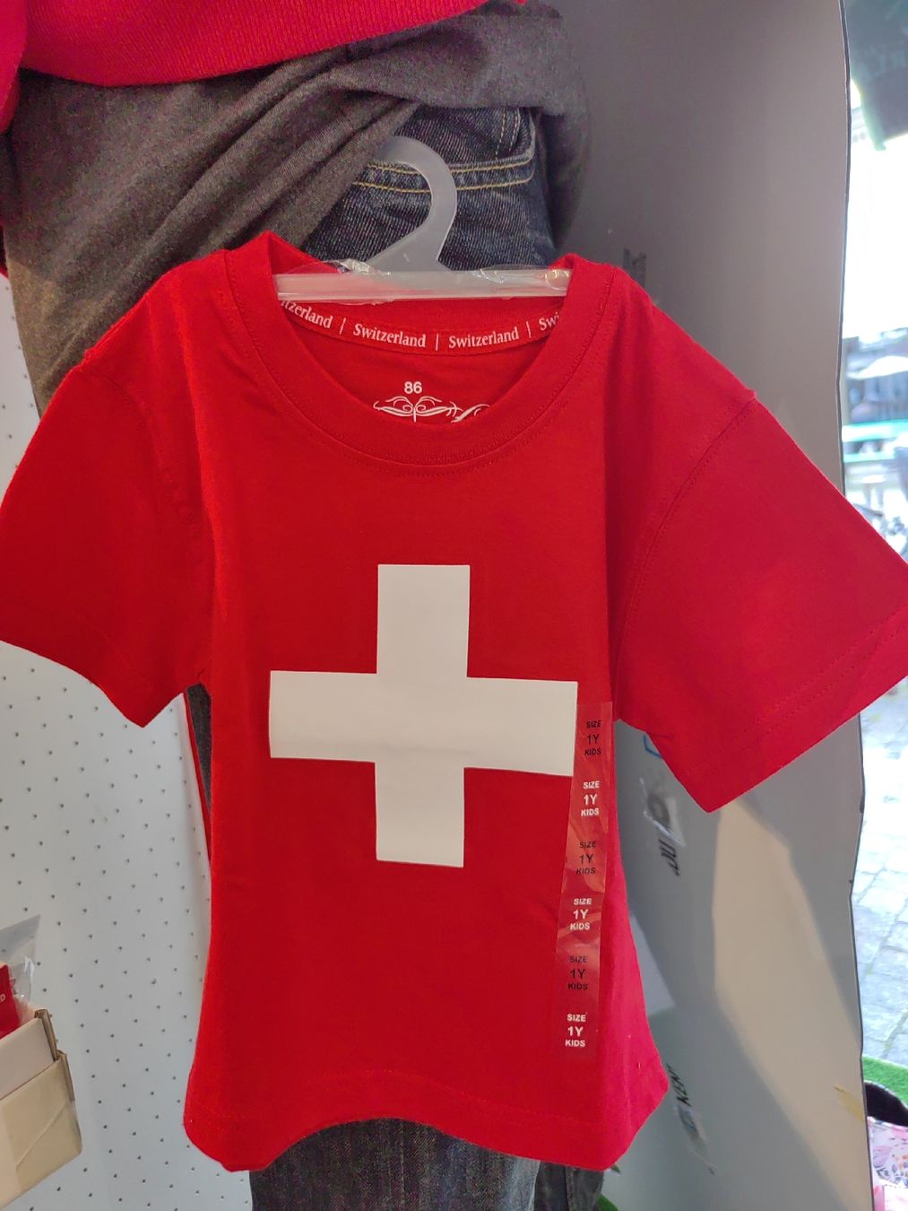 Camicie, Top & T-shirt: Schweizkreuz Baby Tshirt – Nuovo e nell'imballaggio originale da Luzern venduto da Sisi_888