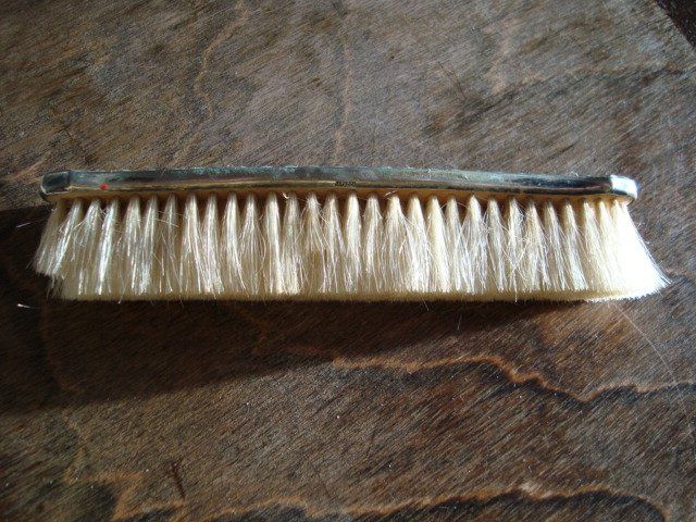 Altro in  Abbigliamento & Accessori: Ancienne brosse à habits monogrammée – Usato da Fribourg venduto da ruswil007