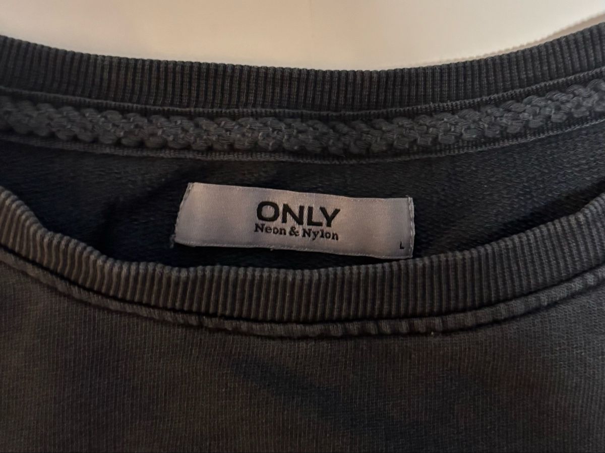 Only Pullover & Sweatshirts: Schwarzer Only Pullover – Gebraucht aus Uster von oranger_pulli 2