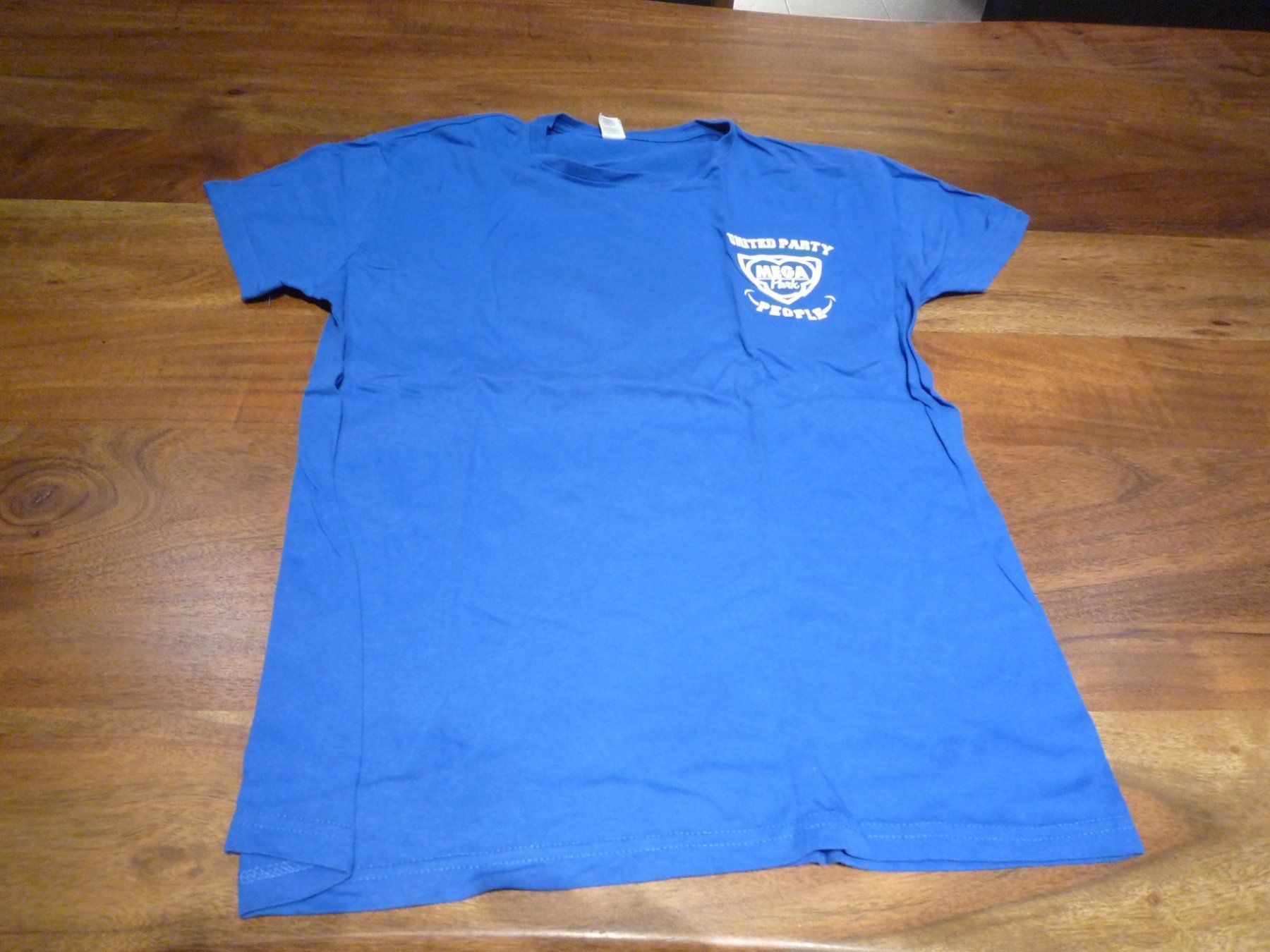 T-shirt: T-SHIRT – Usato da Andwil SG venduto da schmei