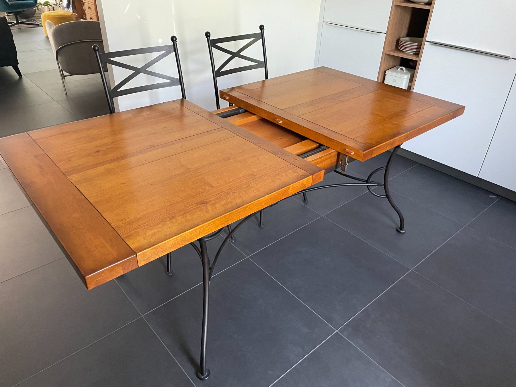 Set di tavolo e panche: Table de salle à manger avec chaises – Usato da Onex venduto da lul_wjz2 1