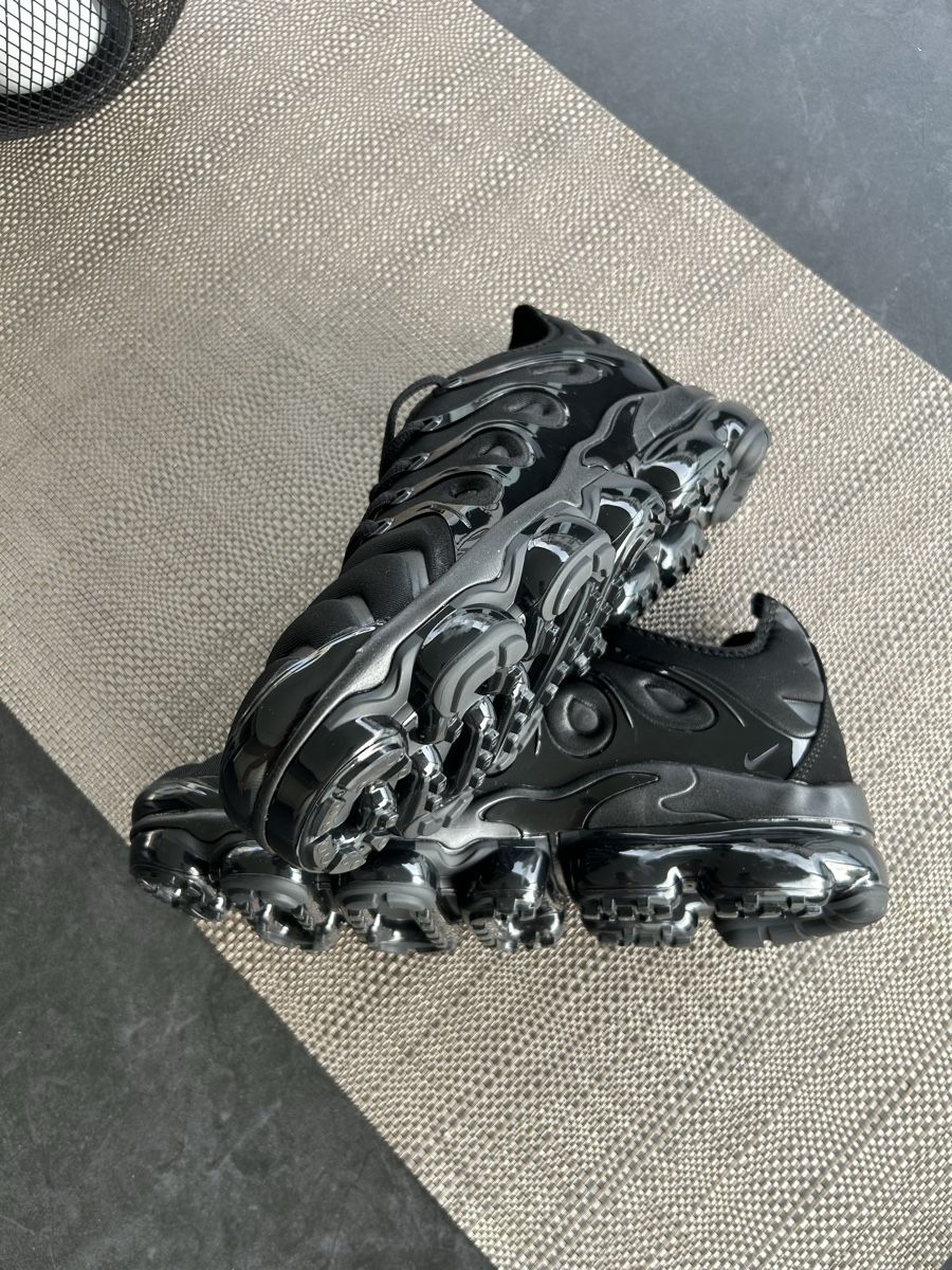 Nike Herrenschuhe: Nike Air VaporMax Plus Triple Black  – Neu (gemäss Beschreibung) aus Aarberg von tim_l9l9 1