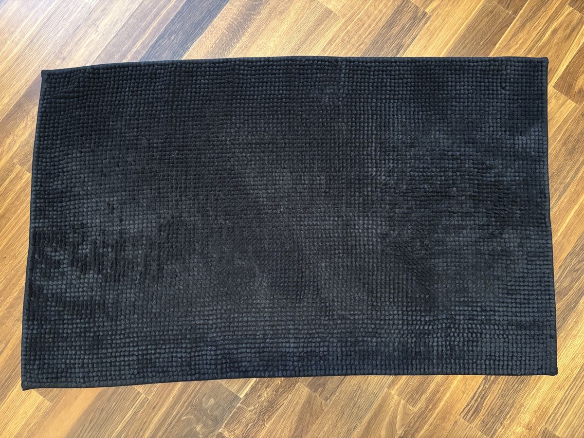Tappeti: Badteppich aus Chenille-Stoff schwarz 60x100 – Usato da Zürich venduto da FedeSara