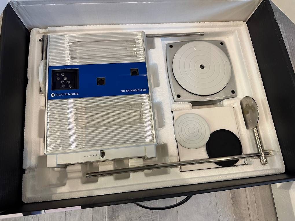 Scanner: NextEngine Desktop 3D Laser Scanner mit Drehteller – Usato da Walzenhausen venduto da nobelsales 5