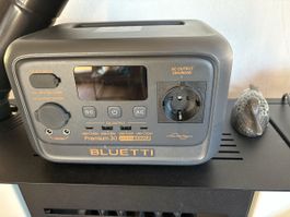 BLUETTI Premium 30 v2  Powerstation (320Wh) – Neuwertig i