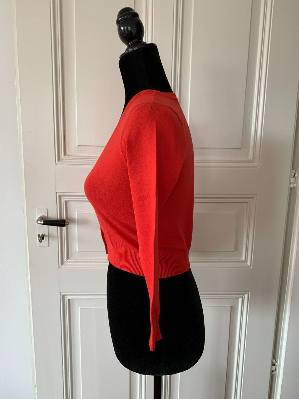 Max Mara Giacche: MAXMARA: Edles rotes Jäcklein mit Glitzerstein-Verschluss, S – Nuovo (secondo la descrizione) da Luzern venduto da paulablue 5