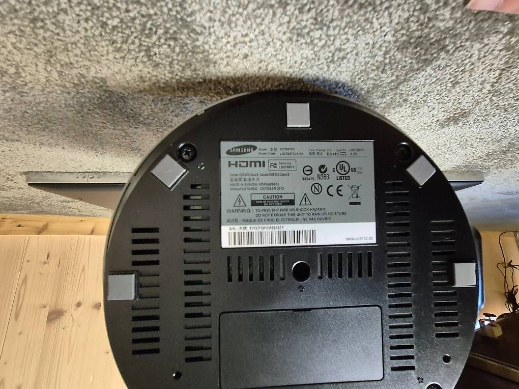 Ecrans: Samsung SyncMaster S27B970D – D'occasion à Schwyz par Mega_11 3