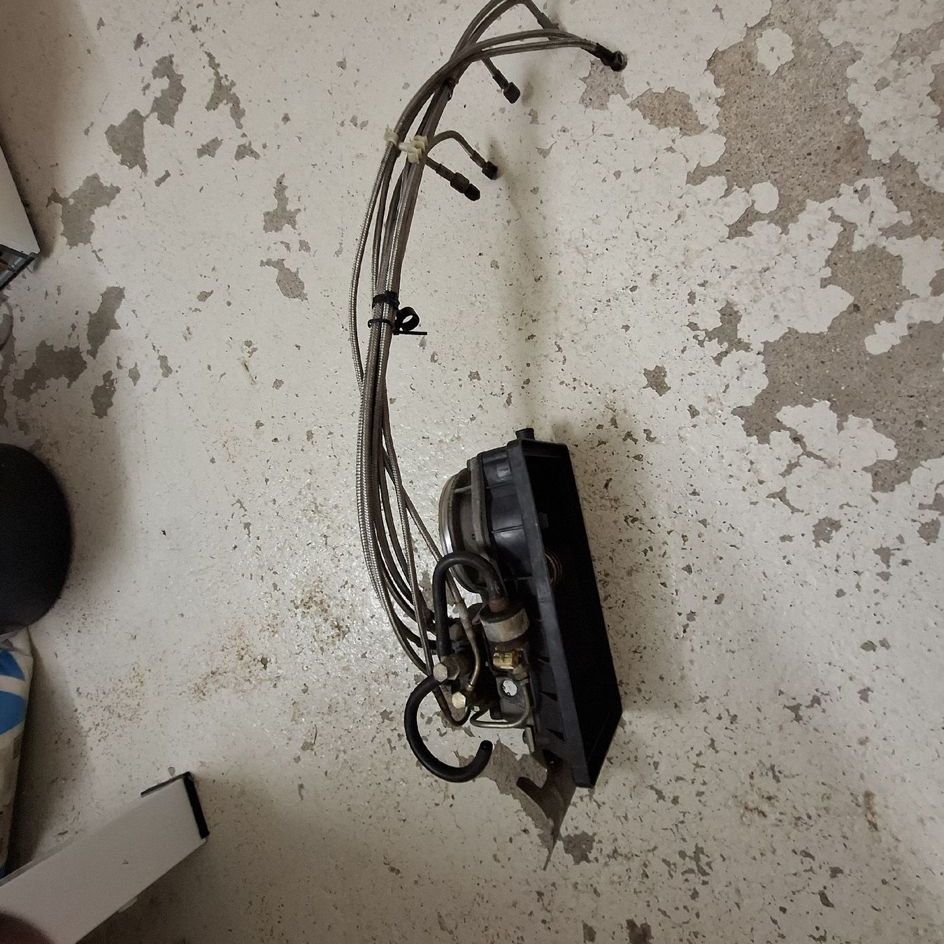 Tutti pezzi di ricambio auto: VW Scirocco 2/ Golf 1 Mengenteiler K-Jetronic Bosch Set – Usato da Schlieren venduto da 93min 2