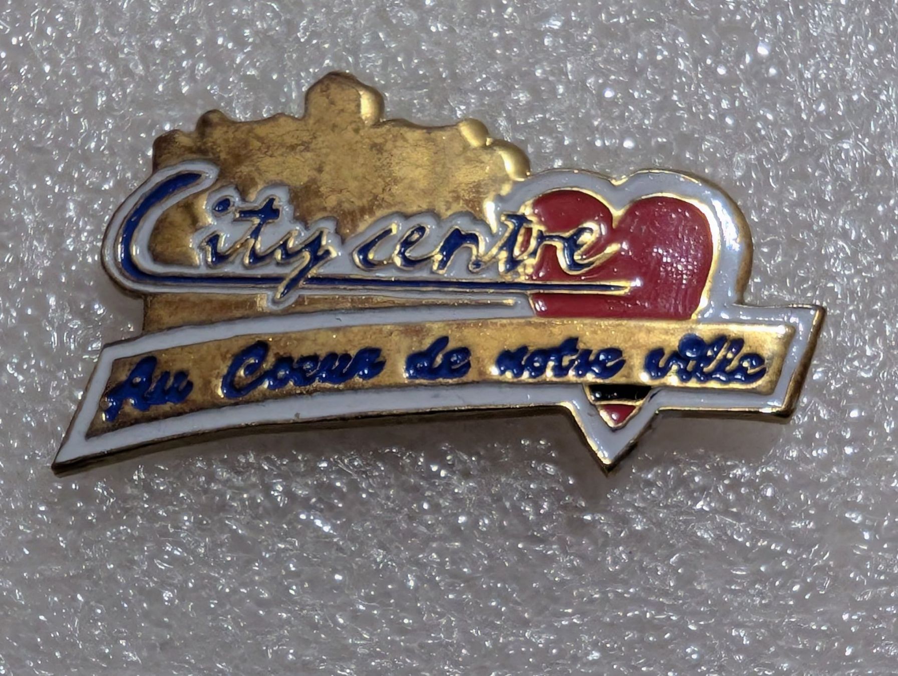 Placchette & Badge: Ansteckpin 255: City Centre – Usato da Oppligen venduto da Pin-Fall-Shop
