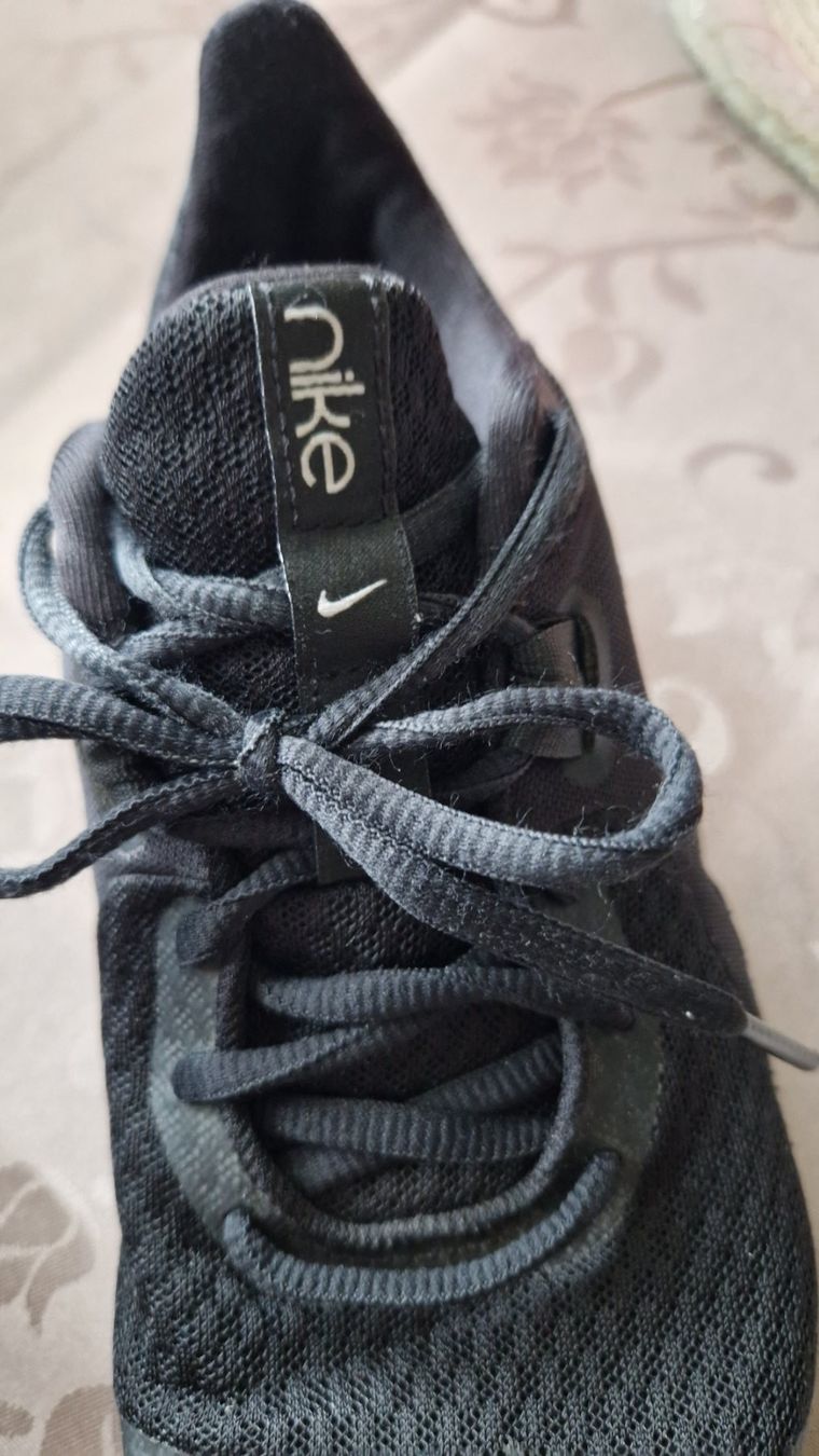 Nike Scarpe da donna: Nike Schuhe Grösse 38 Schwarz – Usato da Zürich venduto da sirstians000 3