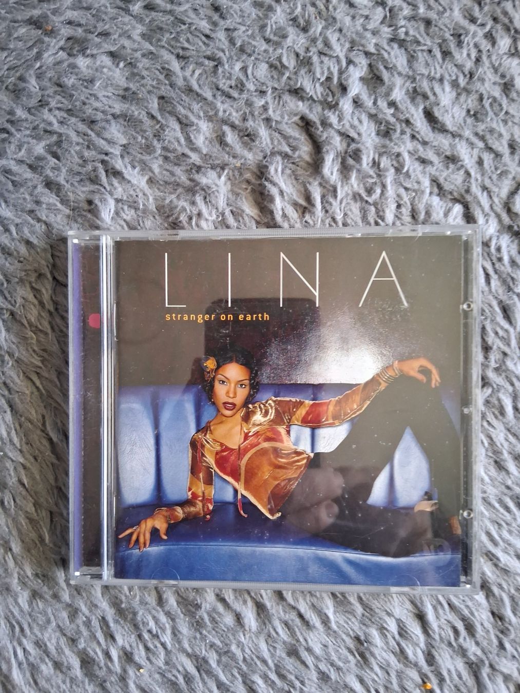 CD: LINA    STRANGER ON EARTH     CD – Usato da Wetzikon ZH venduto da Ramones01