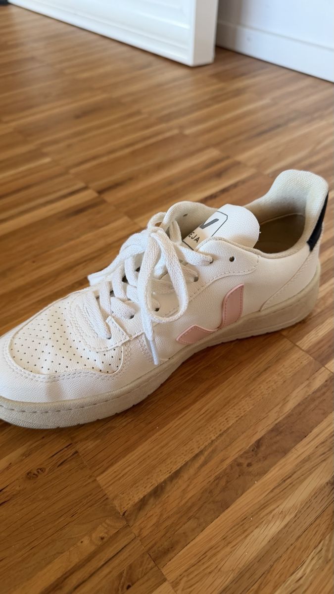 Veja Scarpe da donna: Veja Sneakers – Nuovo (secondo la descrizione) da Baar venduto da andrinamuellerr 2