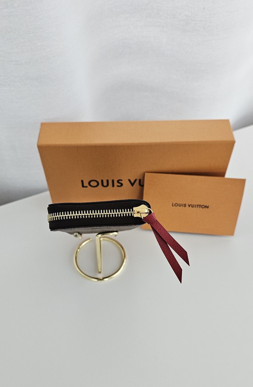 Louis Vuitton Brieftaschen: Louis Vuitton Portemonnaie Clemence – Gebraucht aus Chur von om_7vgj 2