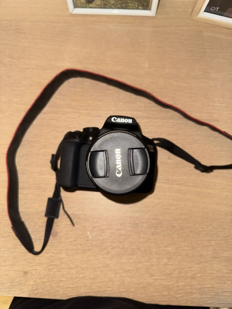 Canon Appareil photo: Canon EOS 2000D DSLR Kamera – Top Zustand – D'occasion à Flawil par luk_9xtp