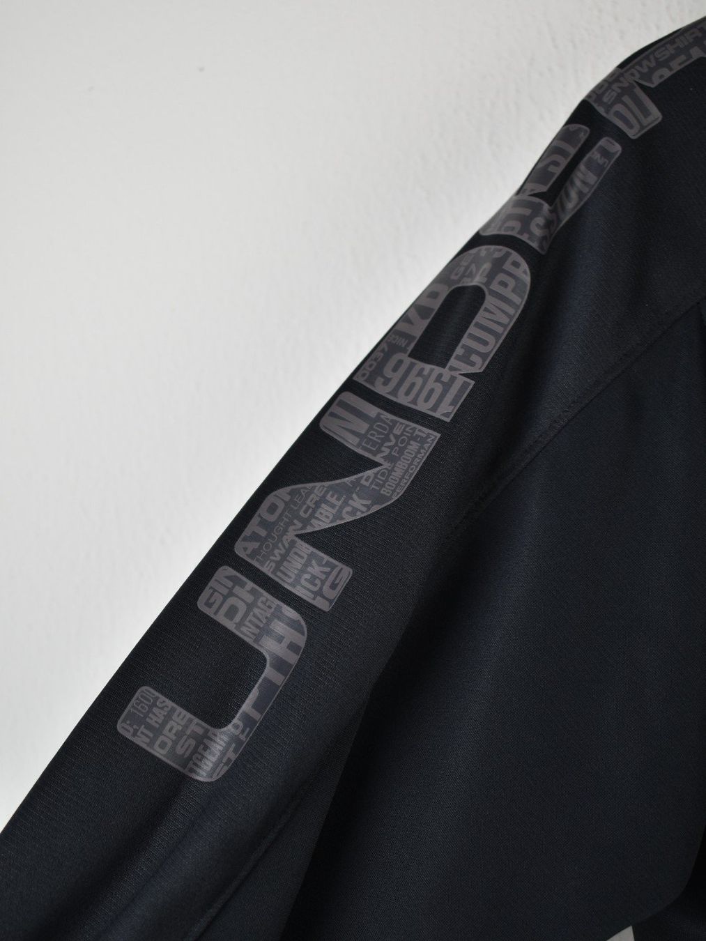 Under Armour Giacche: Under Armour Trainingsjacke Gr.M, neuwertig – Nuovo (secondo la descrizione) da Nürensdorf venduto da 2ND_STORY 6