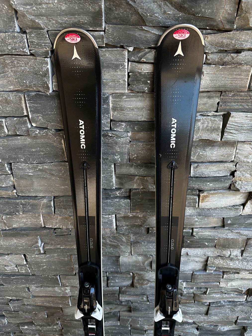 Atomic Skis: Skis Atomic Cloud - 161 cm, avec fixations – Neu (gemäss Beschreibung) aus Sion von admt9 1