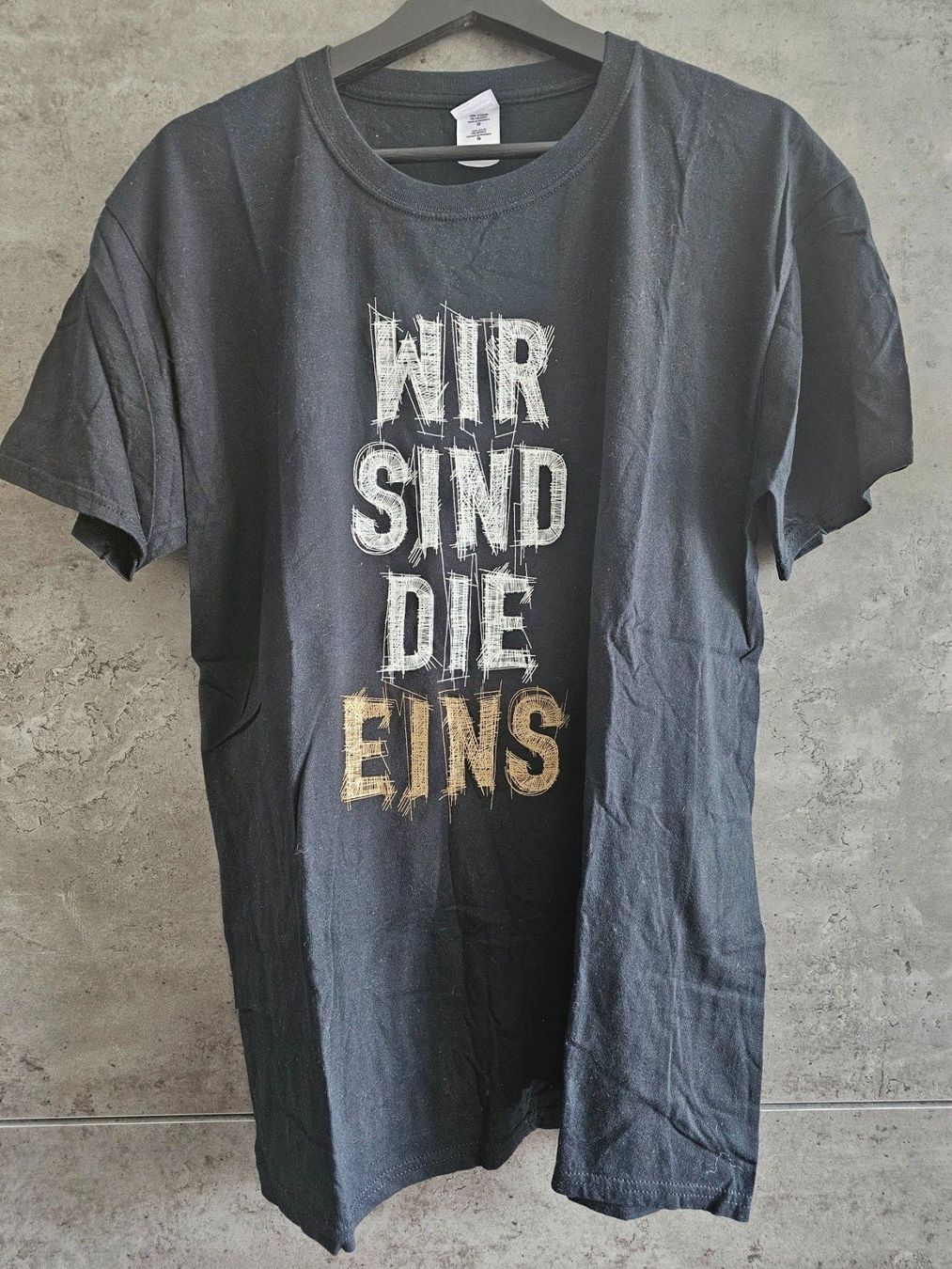 T-shirt: FVN Wir Sind Die Eins T-Shirt Gr. L – Usato da Burgdorf venduto da Paedii01